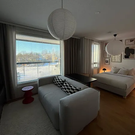 Cozy Top-floor In - Near Center アパート *