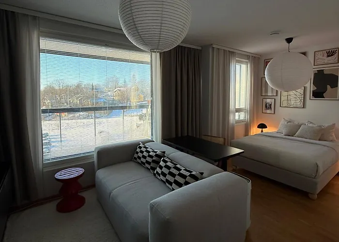 Cozy Top-floor In - Near Center Διαμέρισμα *